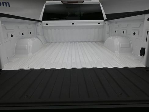 New 2025 GMC Sierra 1500 SLE w/ Preferred Package image 8