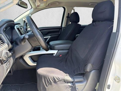 Used 2017 Nissan Titan SV RWD image 10