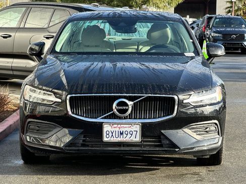 Used 2019 Volvo S60 T6 Momentum w/ Premium Package image 10
