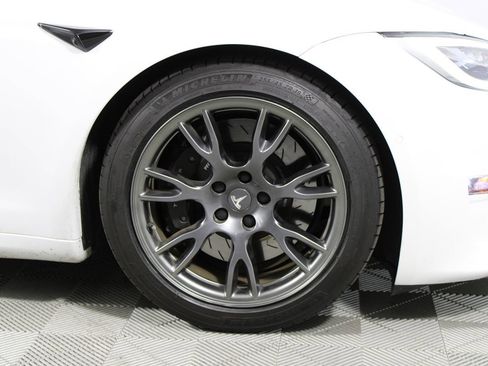 Used 2021 Tesla Model S Plaid image 10