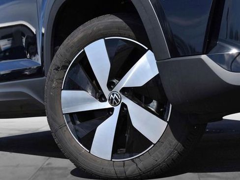 Used 2025 Volkswagen Taos S AWD/4WD image 3