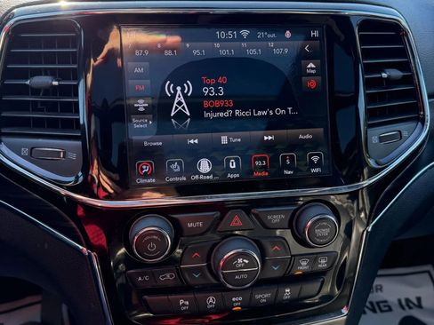 Used 2020 Jeep Grand Cherokee Limited w/ Luxury Group II image 14