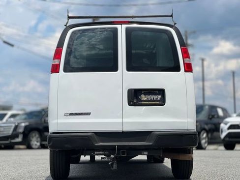 Used 2020 Chevrolet Express 2500 w/ Driver Convenience Package RWD image 6
