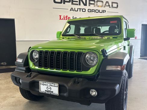 Used 2025 Jeep Wrangler Sport AWD/4WD image 1