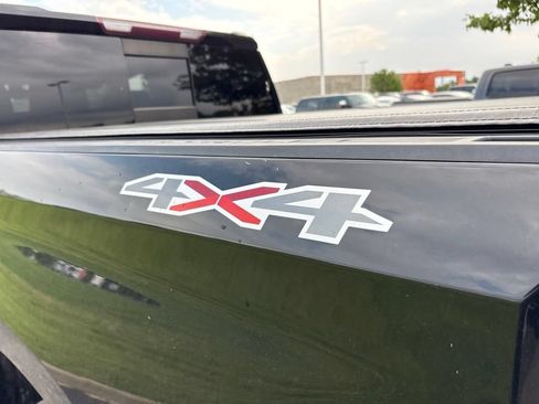 Used 2019 Chevrolet Silverado 1500 LT w/ All-Star Edition AWD/4WD image 4