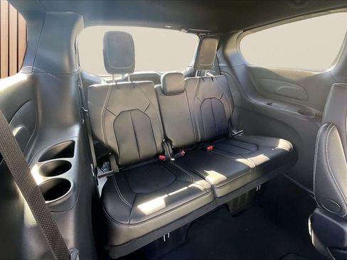 New 2026 Chrysler Pacifica Select FWD image 21