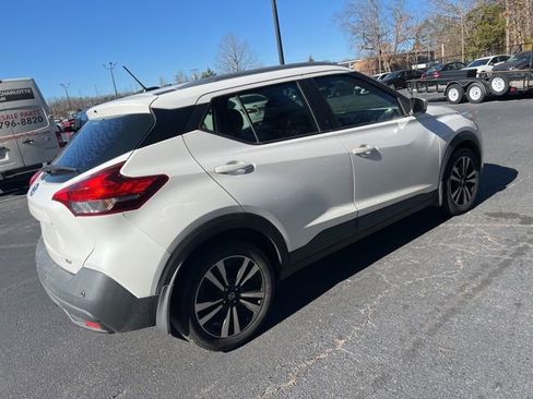 Used 2020 Nissan Kicks SV image 5