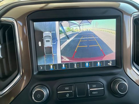 Used 2019 Chevrolet Silverado 1500 High Country w/ High Country Premium Package AWD/4WD image 25