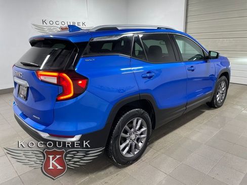 Used 2024 GMC Terrain SLT image 6