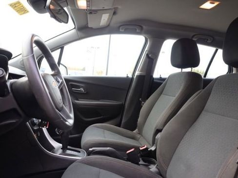 Used 2018 Chevrolet Trax LS image 10