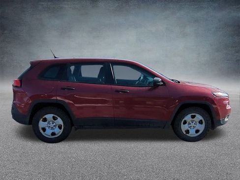 Used 2016 Jeep Cherokee Sport image 10