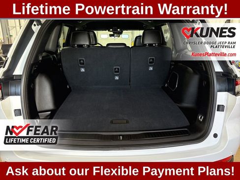 Used 2025 Jeep Grand Cherokee Limited w/ Black Appearance Package image 15