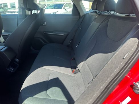 Used 2025 Kia K4 LXS image 23