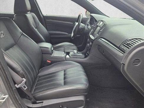 Used 2019 Chrysler 300 S image 20