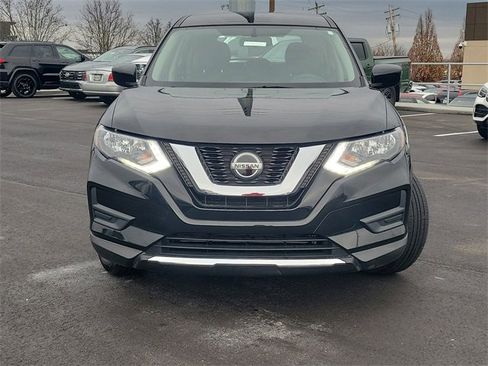 Used 2018 Nissan Rogue S image 2