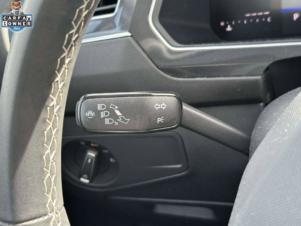 Used 2024 Volkswagen Tiguan SE w/ Panoramic Sunroof Package AWD/4WD image 23