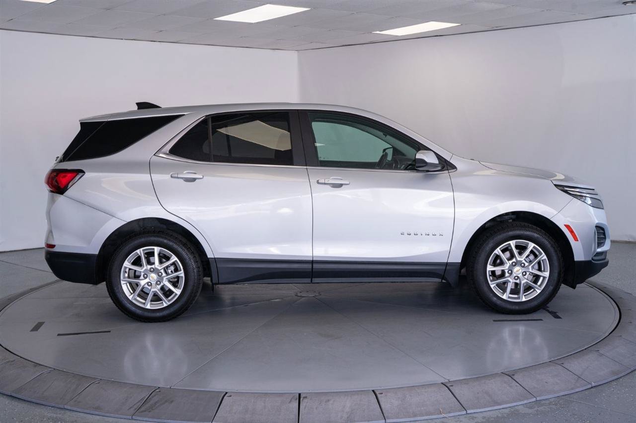 Used 2022 Chevrolet Equinox LT w/ Driver Convenience Package AWD/4WD image 8