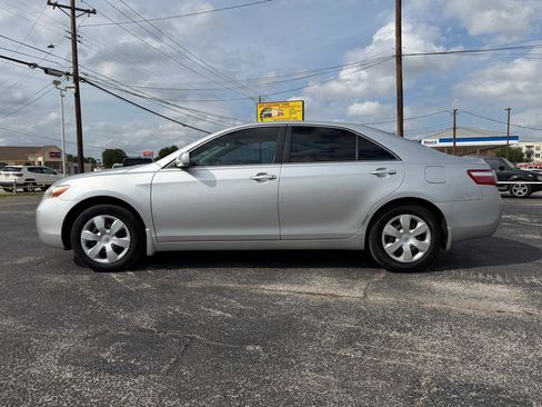 Used 2007 Toyota Camry XLE FWD image 8