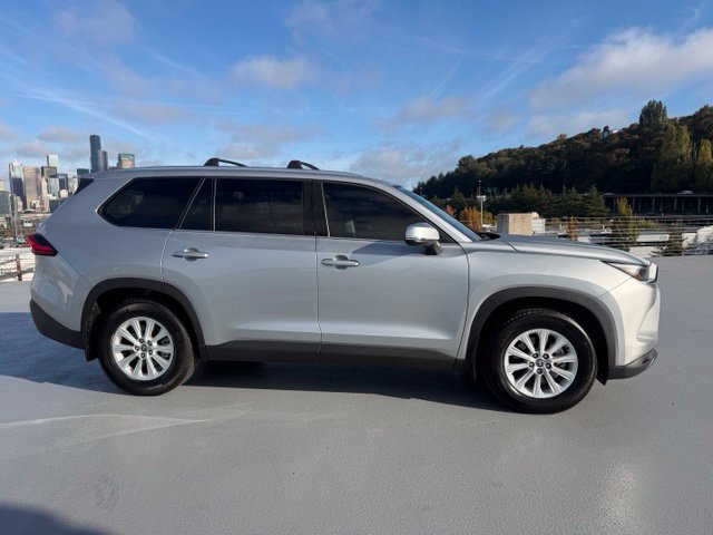 Certified 2024 Toyota Grand Highlander AWD image 3