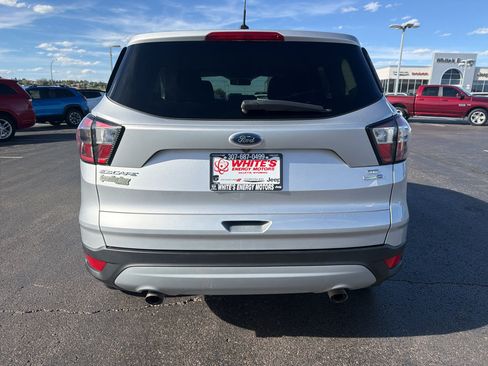 Used 2017 Ford Escape SE w/ SE Cold Weather Package AWD/4WD image 6