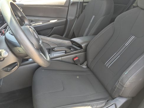 Used 2022 Hyundai Elantra SEL w/ Preferred Accessory Package FWD image 18