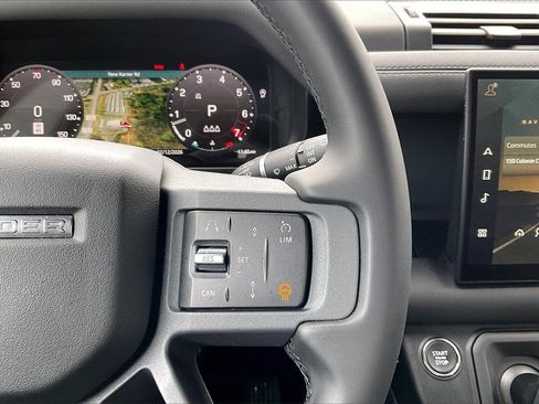 Used 2025 Land Rover Defender 110 S image 12