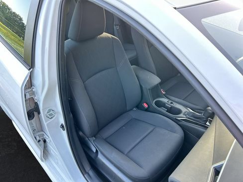 Used 2023 Toyota Corolla LE FWD image 29