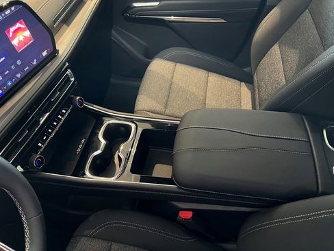 Certified 2026 Chevrolet Traverse LT w/ Sun and Wheel Package image 27