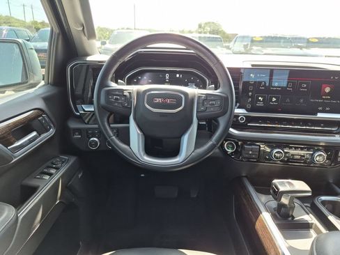 Used 2022 GMC Sierra 1500 Elevation w/ Elevation Premium Package AWD/4WD image 33