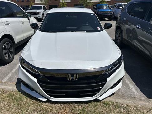 Used 2022 Honda Accord Sport image 2