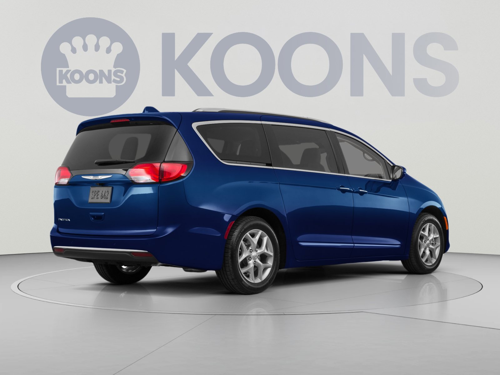 Used 2017 Chrysler Pacifica Touring-L Plus FWD image 4