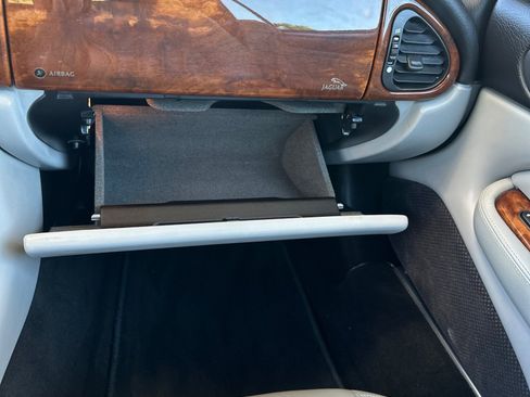 Used 2003 Jaguar XK8 Convertible image 30