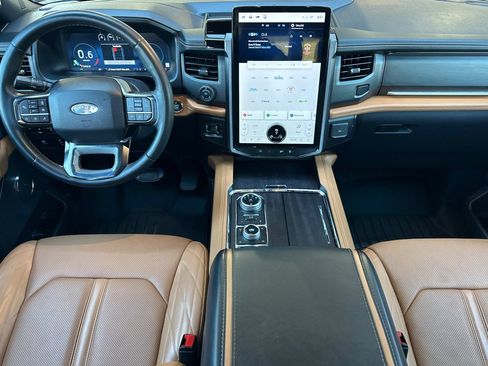 Used 2024 Ford Expedition Platinum AWD/4WD image 12