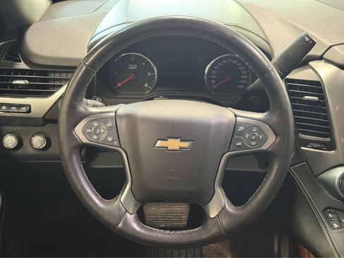 Used 2017 Chevrolet Suburban Premier AWD/4WD image 18