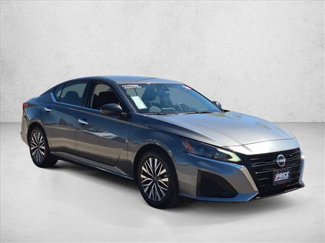 Used 2025 Nissan Altima 2.5 SV FWD image 3