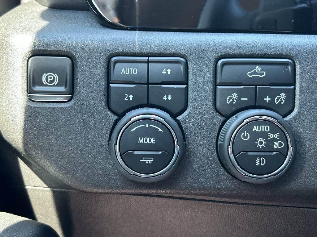 Used 2025 Chevrolet Silverado 1500 RST AWD/4WD image 14