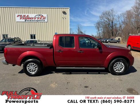 Used 2015 Nissan Frontier SV w/ SV Value Truck Package AWD/4WD image 11