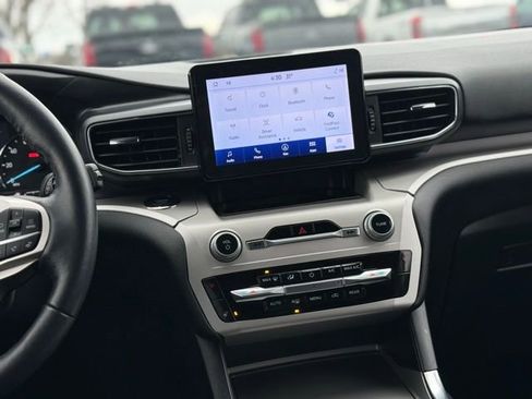 Used 2023 Ford Explorer XLT w/ Equipment Group 202A image 25