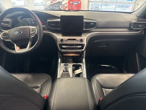 Used 2021 Ford Explorer XLT w/ Equipment Group 202A image 35