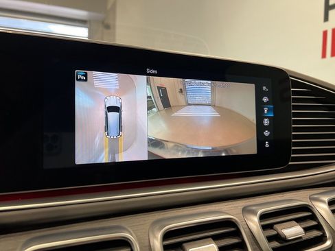 Used 2021 Mercedes-Benz Maybach GLS 600 4MATIC image 32