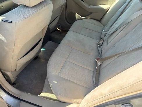 Used 2010 Nissan Altima 2.5 S FWD image 10