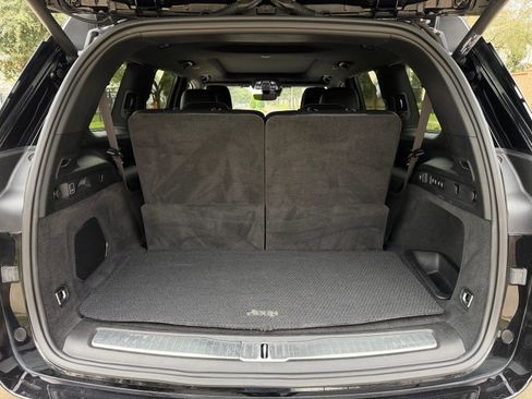 Used 2022 Jeep Grand Cherokee L Summit w/ Luxury Tech Group V image 18