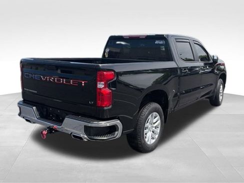 Used 2022 Chevrolet Silverado 1500 LT w/ Z71 Off-Road Package AWD/4WD image 5