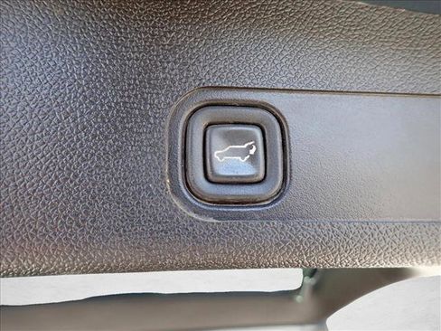 Used 2009 Chevrolet Tahoe LTZ AWD/4WD image 9