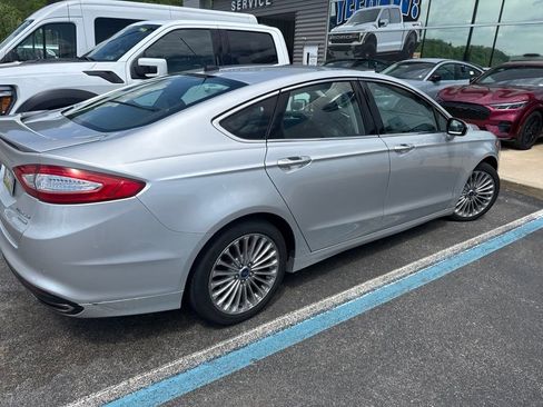 Used 2016 Ford Fusion Titanium FWD image 5
