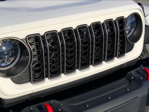 Used 2024 Jeep Gladiator Rubicon image 29