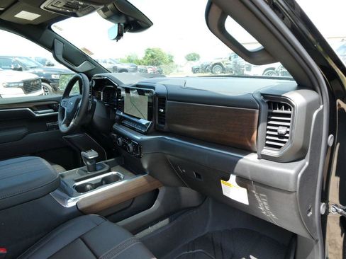 New 2026 Chevrolet Silverado 1500 High Country w/ High Country Premium Package AWD/4WD image 13
