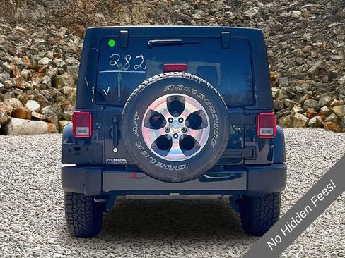 Used 2018 Jeep Wrangler Unlimited Sahara w/ Dual Top Group AWD/4WD image 4
