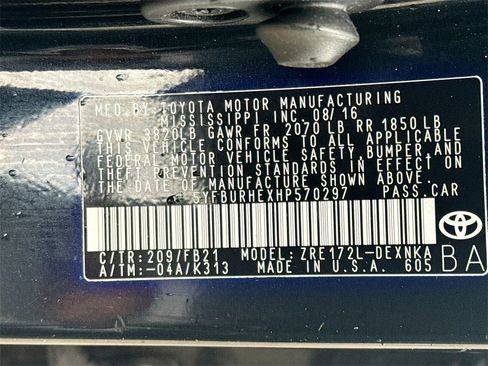 Used 2017 Toyota Corolla LE image 30