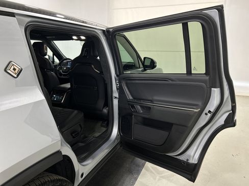 Used 2024 Rivian R1S Adventure AWD/4WD image 19